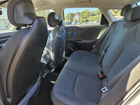 New 2025 Kia K4 LXS image 10