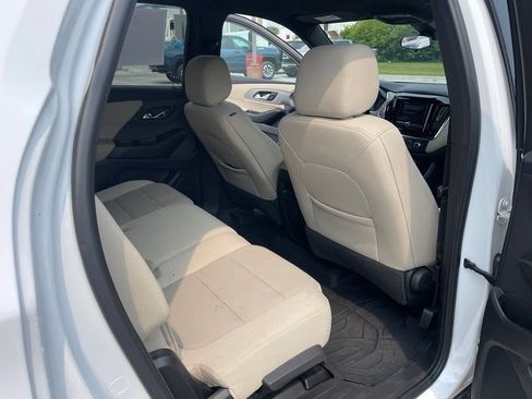 Used 2023 Chevrolet Traverse LS AWD/4WD image 17