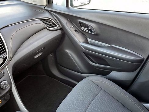 Used 2022 Chevrolet Trax LS w/ Tint and Cruise Package image 29