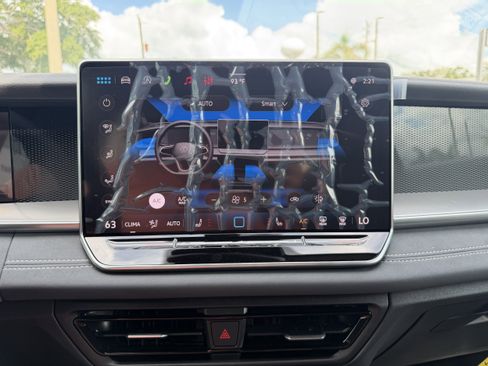 New 2026 Volkswagen Tiguan SE R-Line FWD image 20