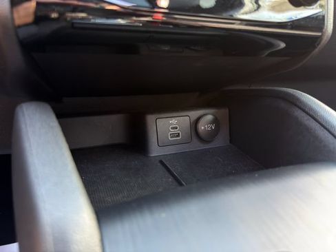 Used 2025 Ford Escape ST-Line w/ Tech Pack #1 FWD image 35
