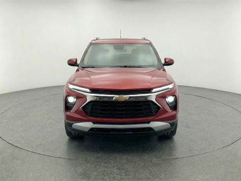 Used 2025 Chevrolet TrailBlazer LT FWD image 2
