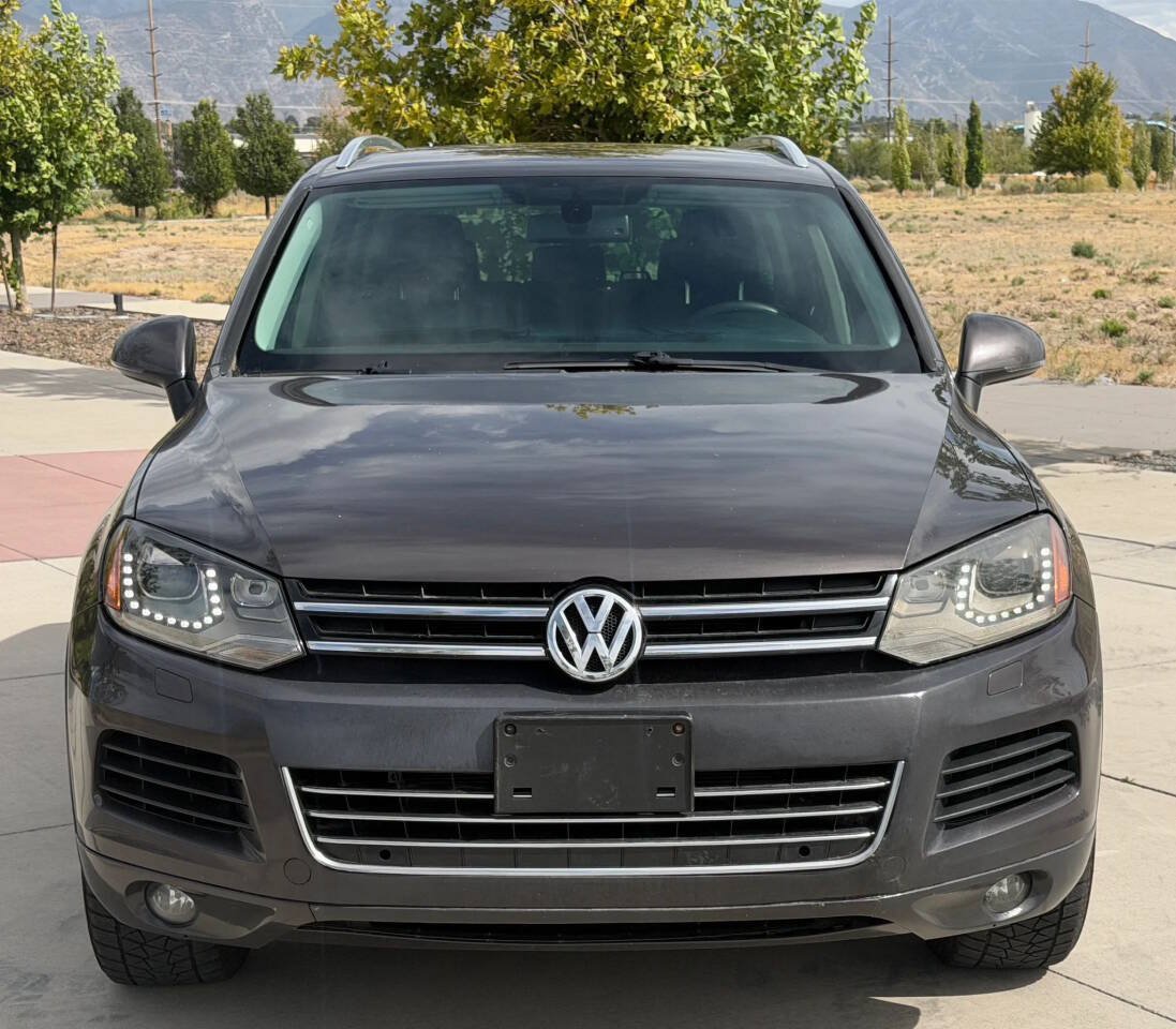 Used 2013 Volkswagen Touareg VR6 AWD/4WD image 2