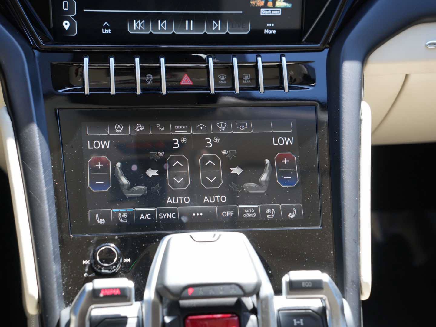 Used 2023 Lamborghini Urus S AWD/4WD image 12