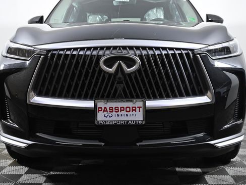 New 2026 INFINITI QX60 Luxe image 2