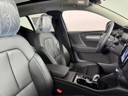New 2026 Volvo XC40 B5 Plus w/ Protection Package Premier AWD/4WD image 2