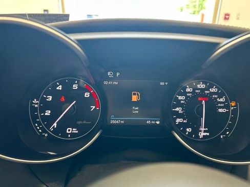 Used 2022 Alfa Romeo Giulia Veloce AWD/4WD image 12