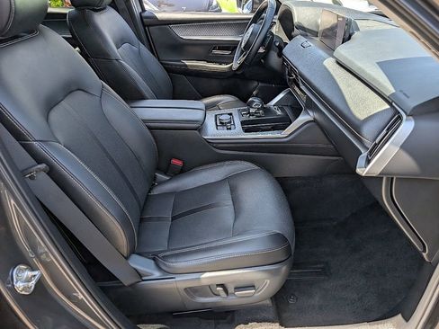 Used 2024 MAZDA CX-90 Plug-In Hybrid w/ Preferred AWD/4WD image 18
