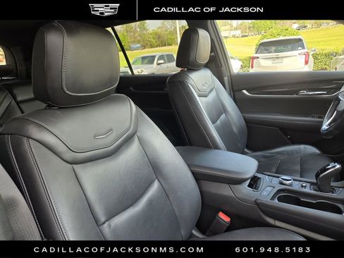 Used 2022 Cadillac XT6 Premium Luxury image 23