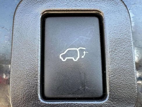 Used 2016 Toyota Sienna XLE image 15