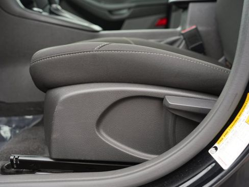 Used 2017 Ford Focus SE FWD image 13
