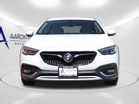 Used 2018 Buick Regal Essence w/ Driver Confidence Package #1 AWD/4WD image 2