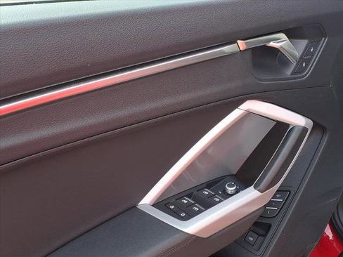 Used 2023 Audi Q3 2.0T Premium image 5