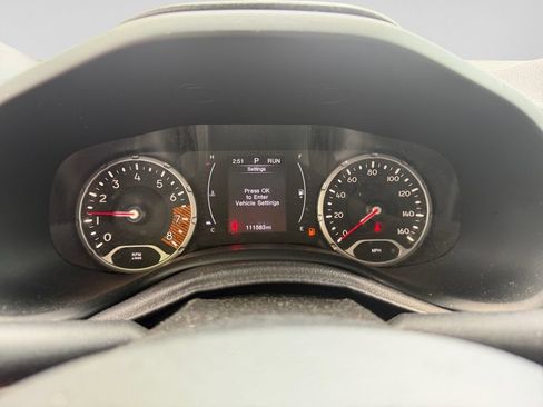 Used 2020 Jeep Renegade Sport w/ UConnect 7.0 Group FWD image 14