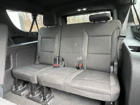 Used 2023 Chevrolet Suburban LS image 23