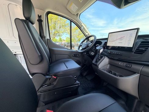 New 2026 Ford Transit 250 Low Roof RWD image 9