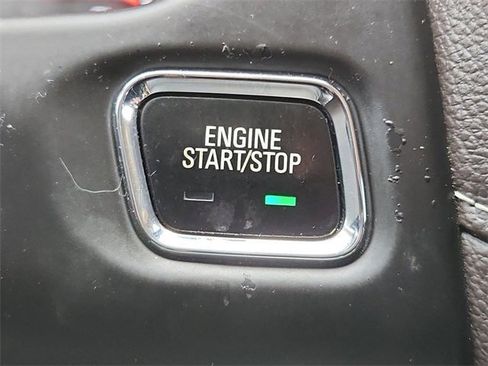 Certified 2018 GMC Acadia Denali w/ Technology Package image 17