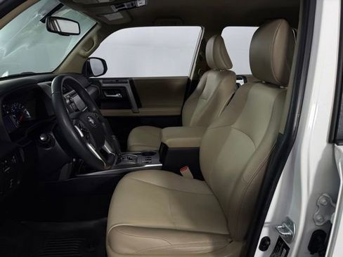 Used 2017 Toyota 4Runner SR5 Premium image 14