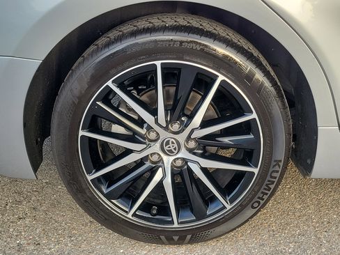 Used 2024 Toyota Camry SE FWD image 8