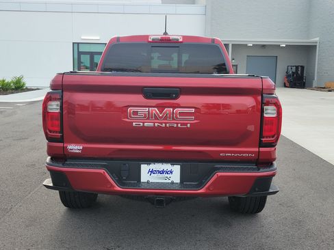 Used 2024 GMC Canyon Denali AWD/4WD image 7