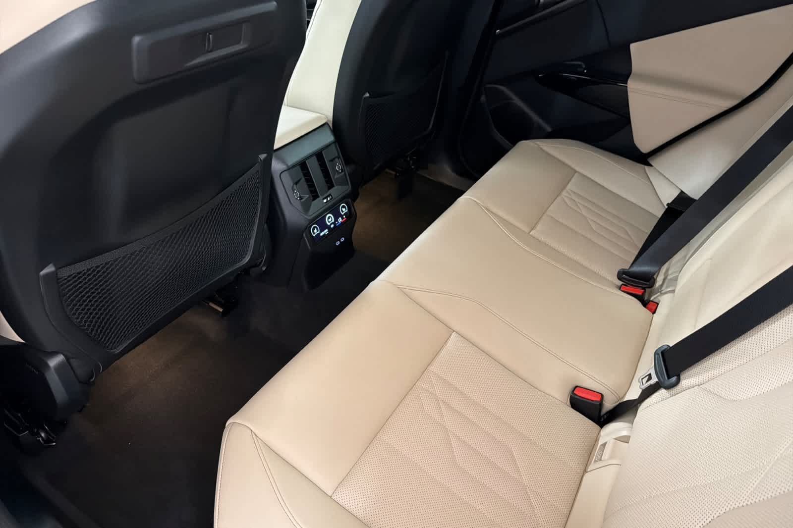 Used 2026 BMW X3 xDrive30i w/ Convenience Package AWD/4WD image 4