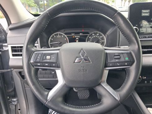 Used 2024 Mitsubishi Outlander SE FWD image 13