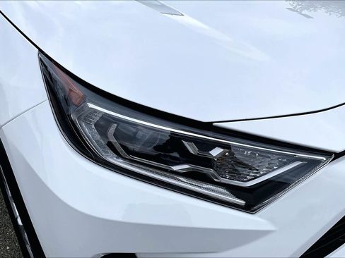 Used 2021 Toyota RAV4 XLE w/ Convenience Package AWD/4WD image 27