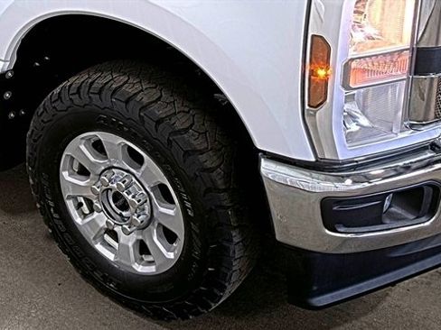 Used 2024 Ford F350 XLT AWD/4WD image 7