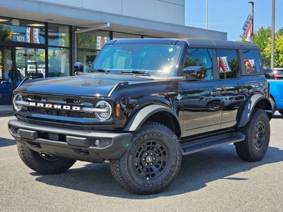 New 2026 Ford Bronco Outer Banks w/ Sasquatch Package