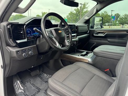 Used 2025 Chevrolet Silverado 3500 LT AWD/4WD image 14