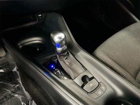 Used 2018 Toyota C-HR XLE image 16