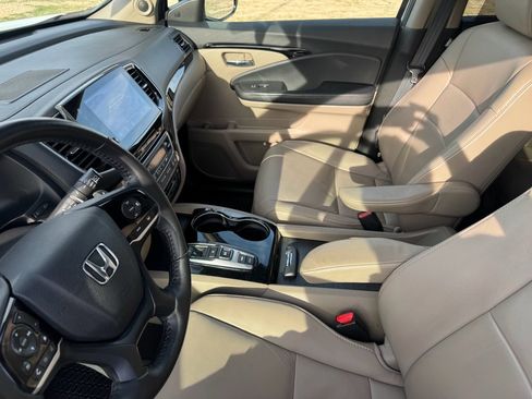 Certified 2020 Honda Pilot Touring image 17
