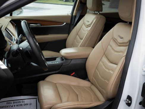 Used 2017 Cadillac XT5 Platinum w/ Driver Assist Package image 26