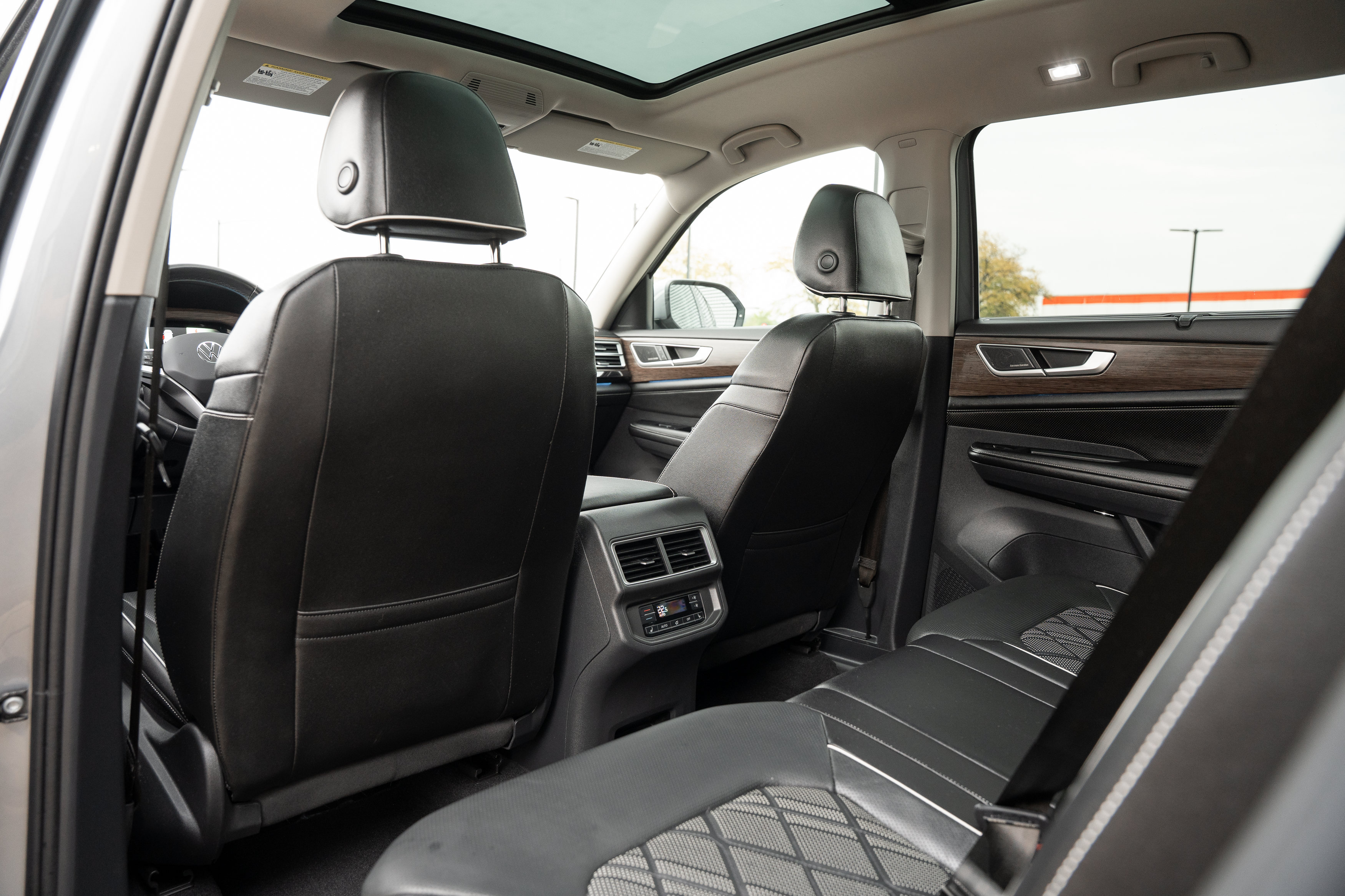 Used 2024 Volkswagen Atlas SEL Premium R-Line AWD/4WD image 20