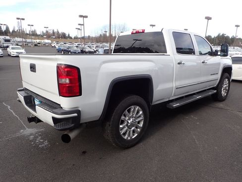 Used 2015 GMC Sierra 2500 Denali w/ Duramax Plus Package AWD/4WD image 5