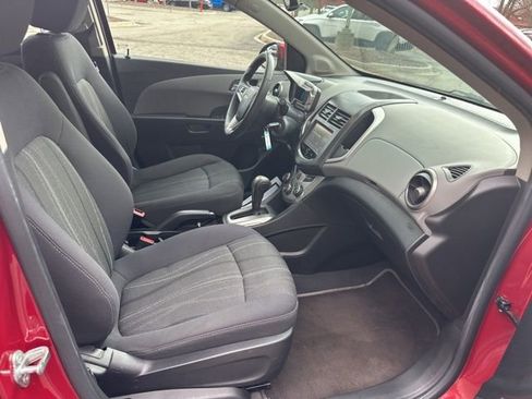Used 2014 Chevrolet Sonic LT image 25