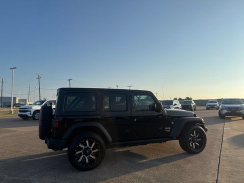 Used 2019 Jeep Wrangler Unlimited Sport S AWD/4WD image 19