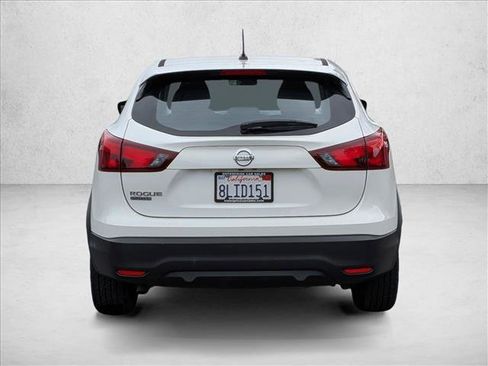 Used 2018 Nissan Rogue Sport S image 6