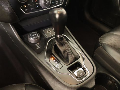 Used 2023 Jeep Cherokee Altitude Lux AWD/4WD image 9