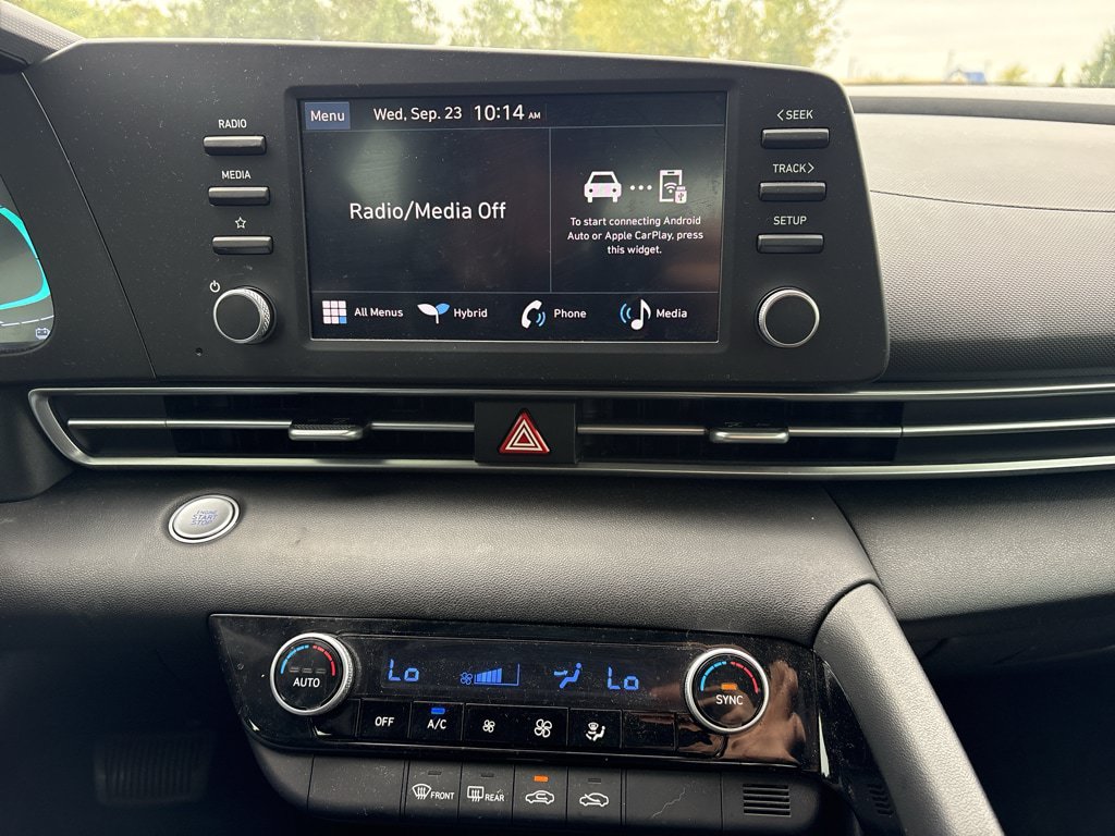 Used 2025 Hyundai Elantra Hybrid FWD image 26