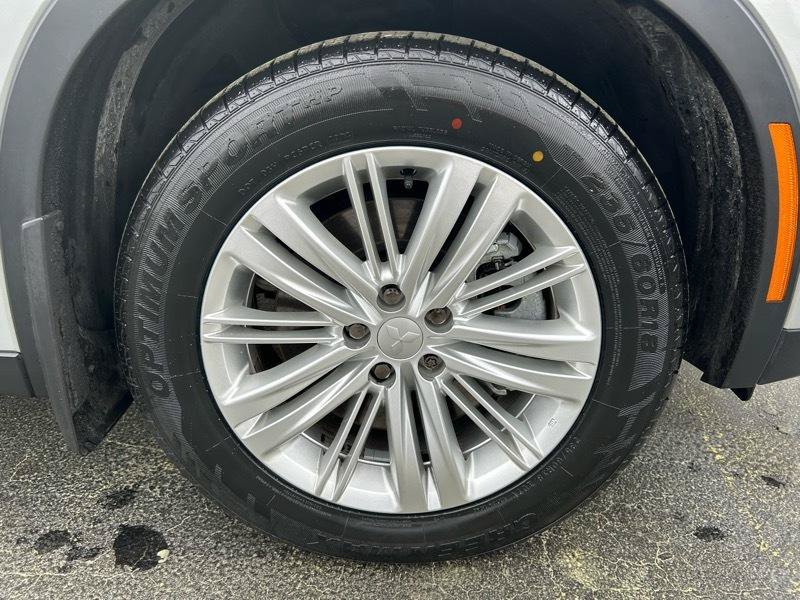 Used 2023 Mitsubishi Outlander ES FWD image 33