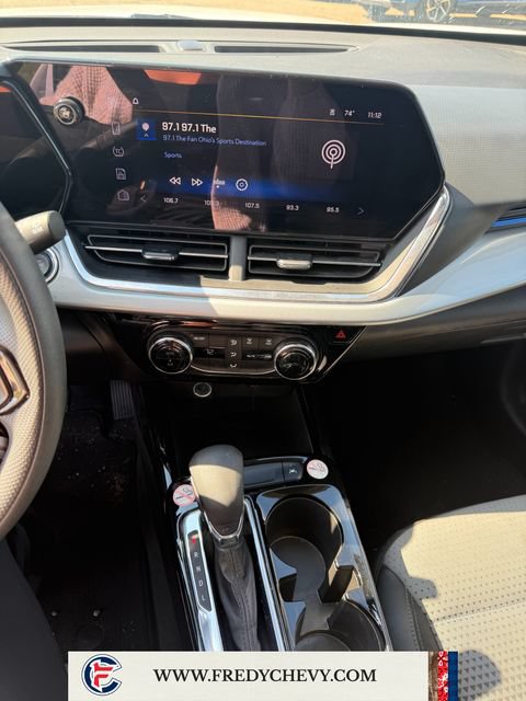 Used 2025 Chevrolet Trax LT FWD image 40
