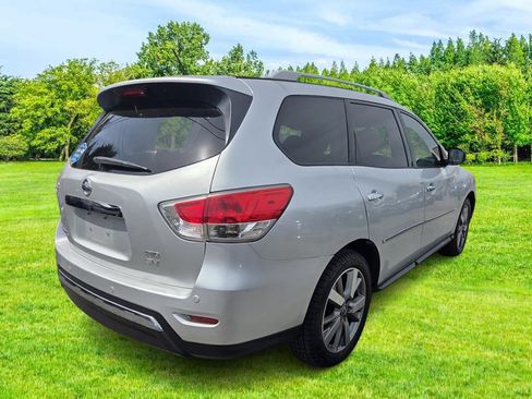 Used 2015 Nissan Pathfinder SV AWD/4WD image 8
