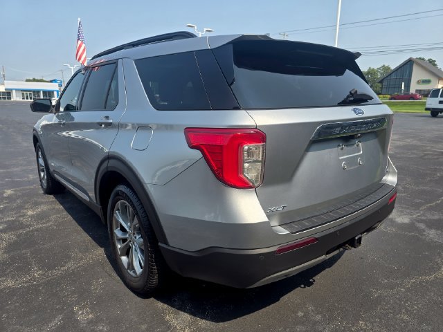 Used 2020 Ford Explorer XLT w/ Equipment Group 202A AWD/4WD image 6