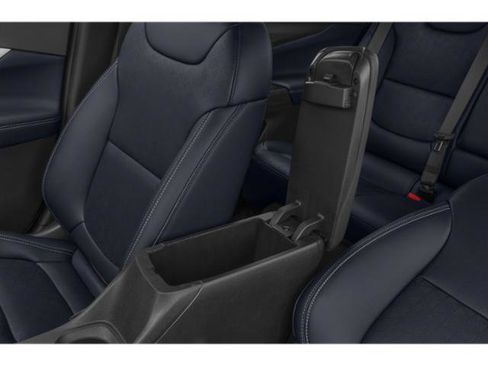 Used 2023 Chevrolet Bolt EUV LT w/ Comfort Package FWD image 11