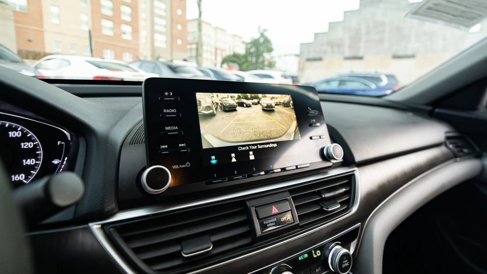 Used 2018 Honda Accord LX image 32