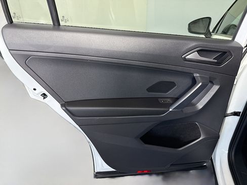 Used 2018 Volkswagen Tiguan SEL Premium image 26