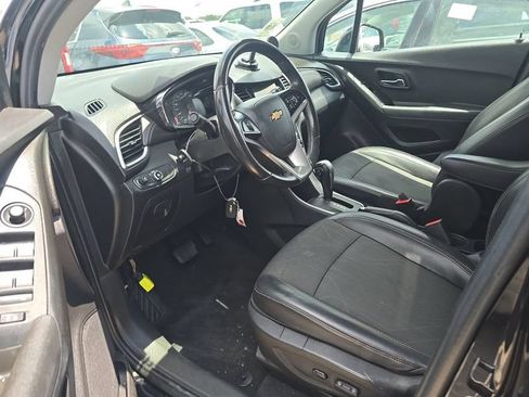 Used 2019 Chevrolet Trax LT w/ Redline Edition FWD image 23