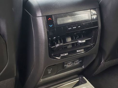 Used 2025 Jeep Grand Cherokee L Altitude AWD/4WD image 32
