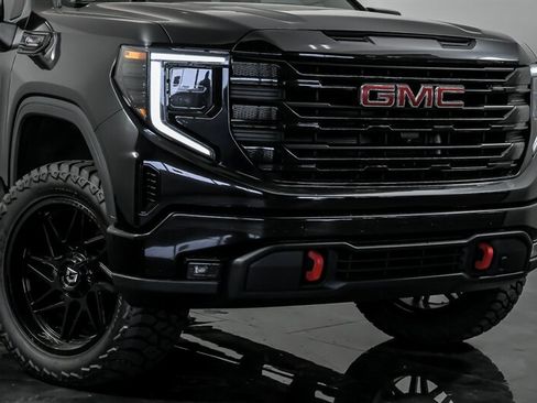 Used 2022 GMC Sierra 1500 Elevation w/ Elevation Premium Package AWD/4WD image 2